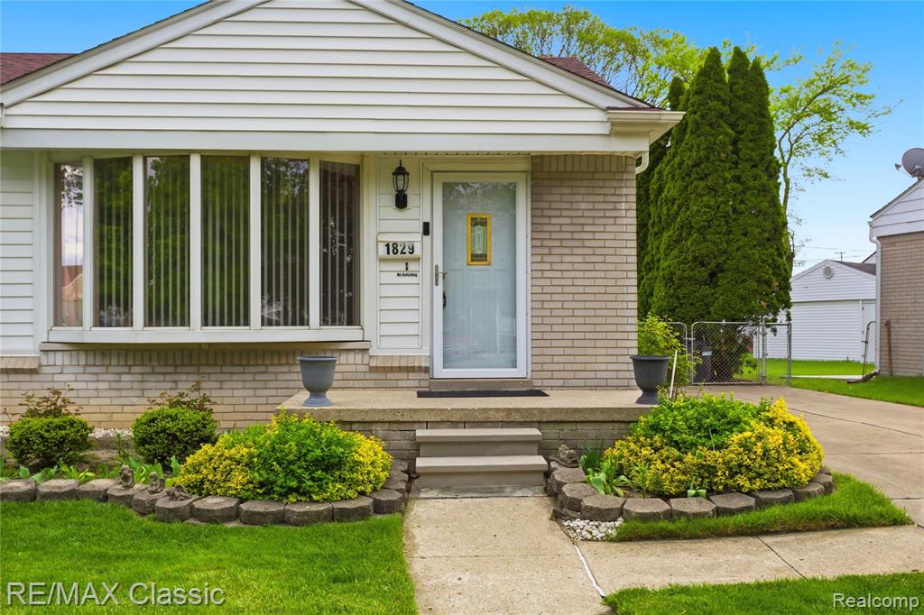 1829 Alard Avenue, Lincoln Park, MI 48146 — Photo 3