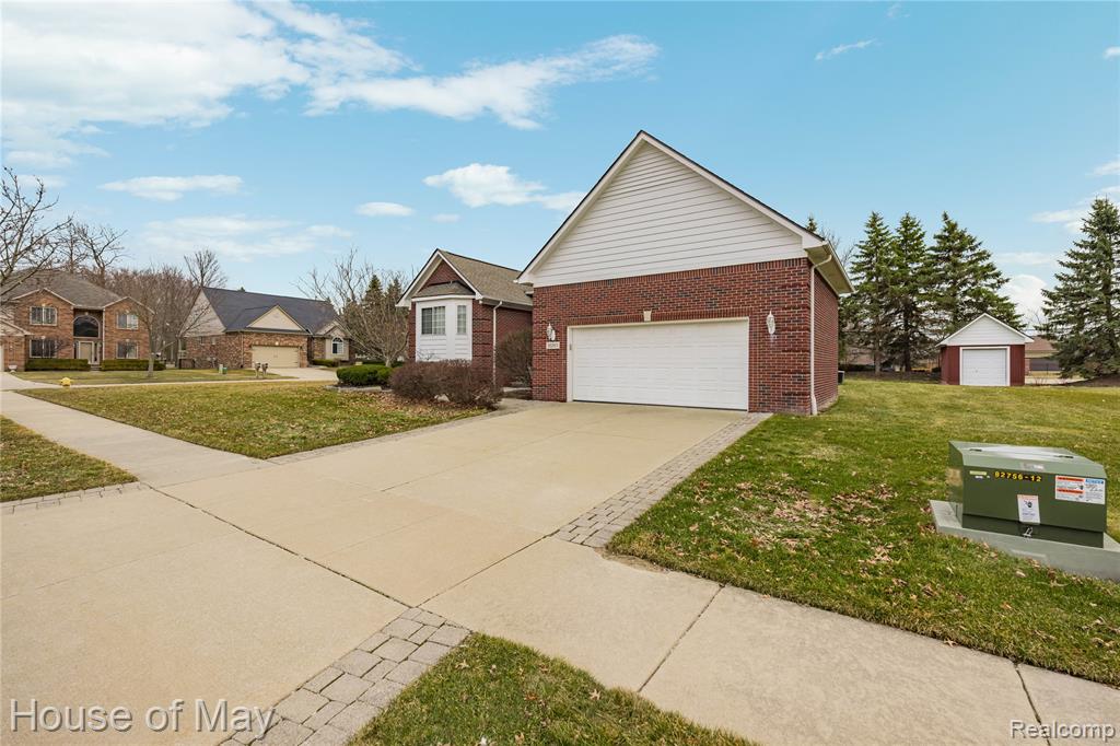35260 Bradford Drive, New Baltimore, MI 48047 — Photo 27