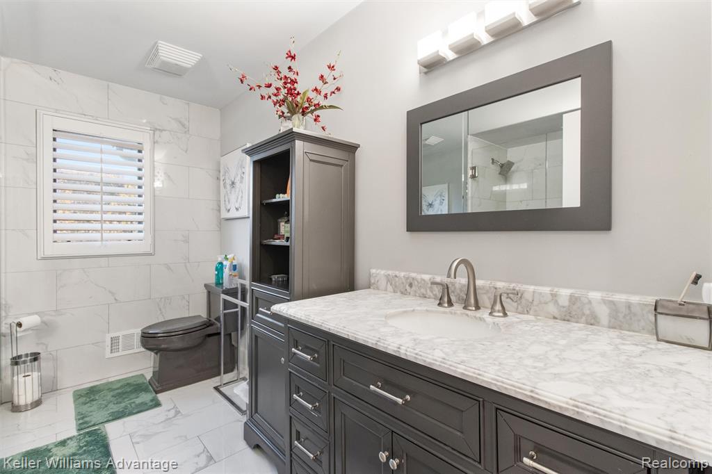 4656 Stoneview, West Bloomfield, MI — Photo 47