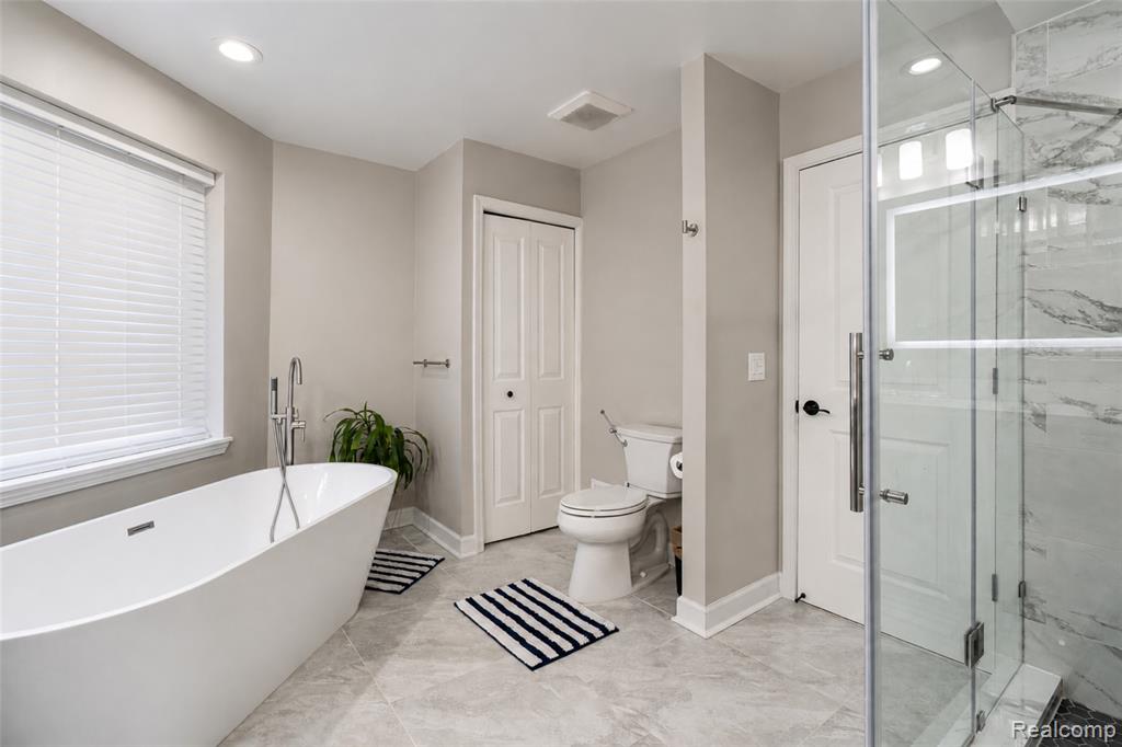 37520 Amber Drive, Farmington Hills, MI 48331 — Photo 30