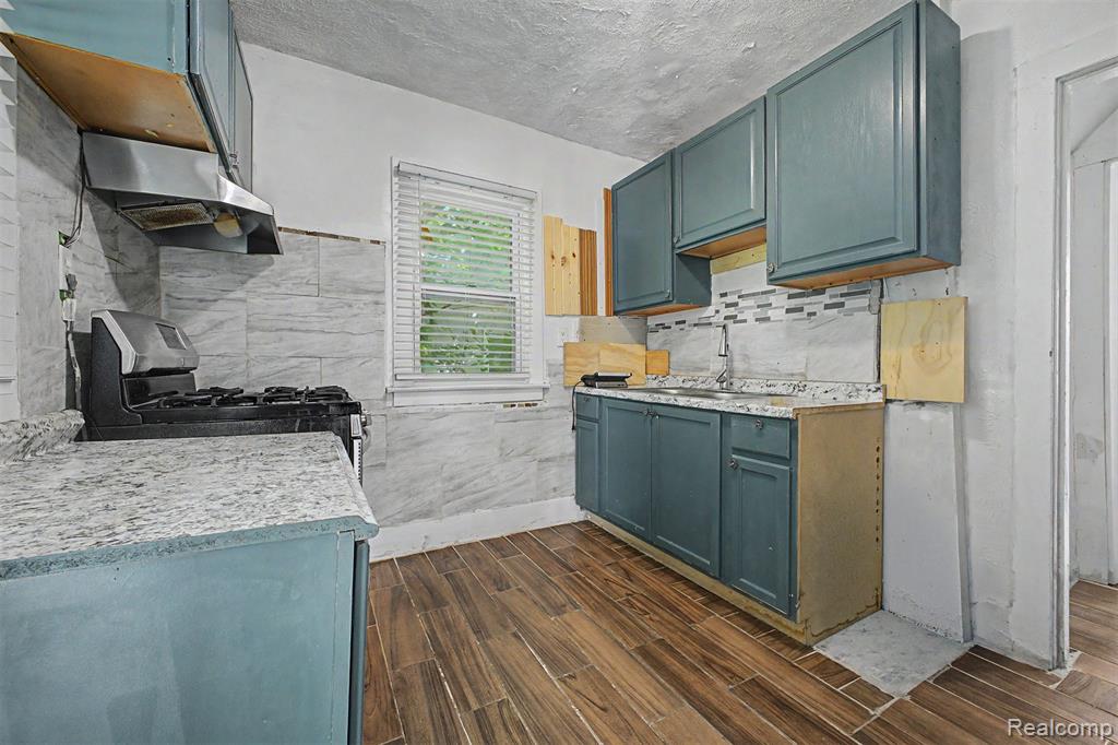 6539 Greenview Avenue, Detroit, MI 48228 — Photo 10