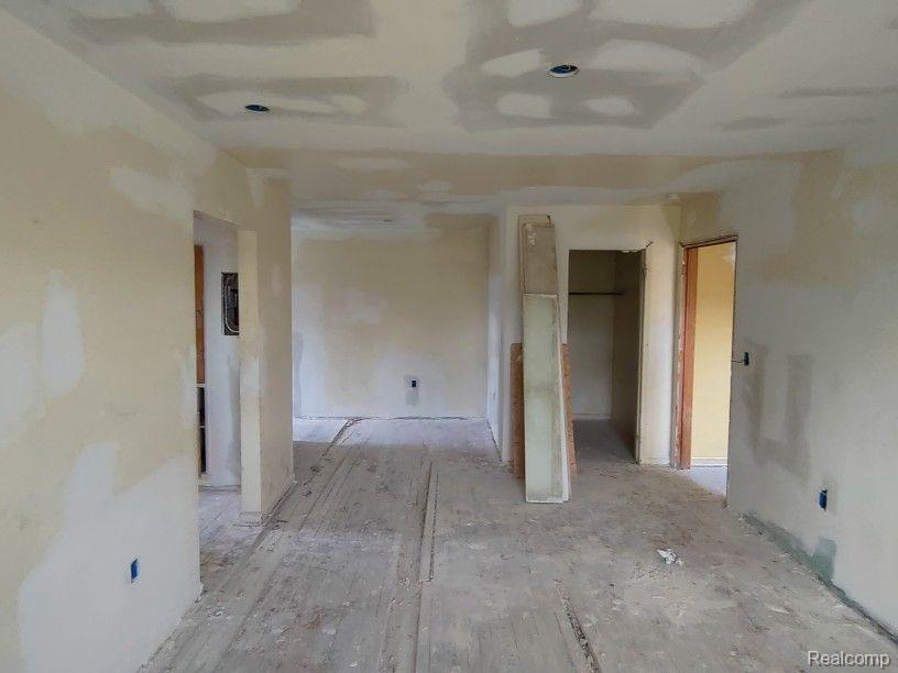 9510 WHITTIER Street, Detroit, MI 48224 — Photo 24
