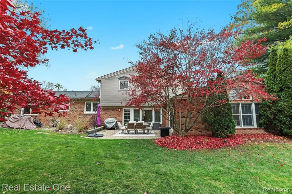 5611 Priory Lane, Bloomfield Hills, MI 48301 — Photo 35
