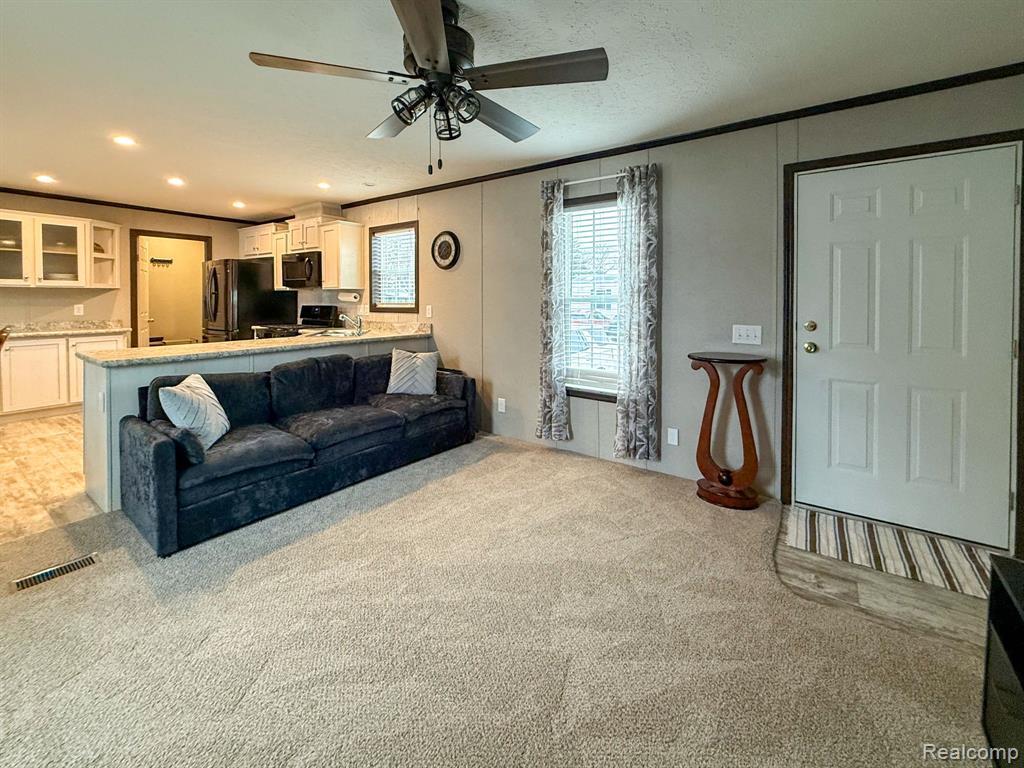 321 PRAIRIE Circle, Carleton, MI 48117 — Photo 7