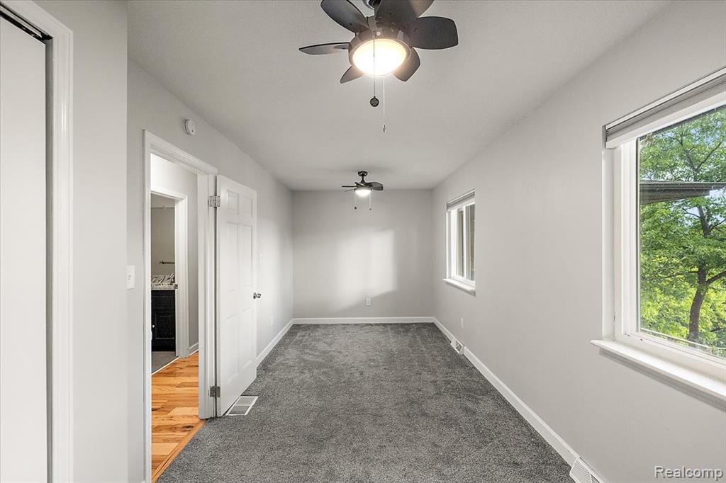 7291 Parkwood Drive, Fenton, MI 48430 — Photo 31