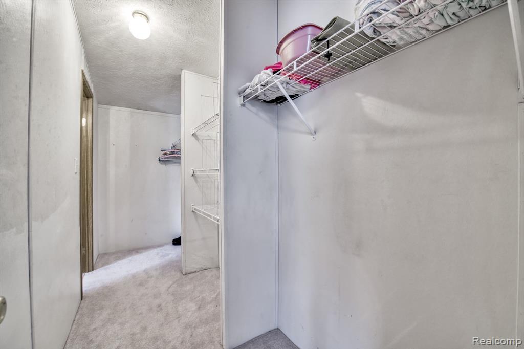 917 E HOADLEY Street, MI 49802 — Photo 33