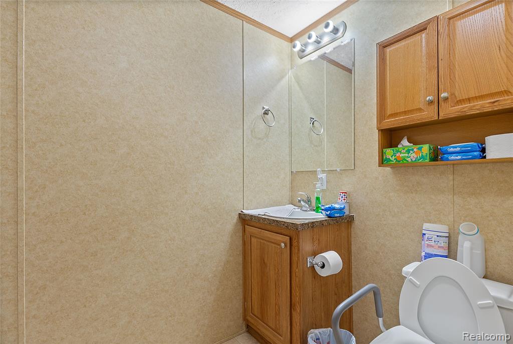 111 Riviera, Oakland, MI 48371 — Photo 17