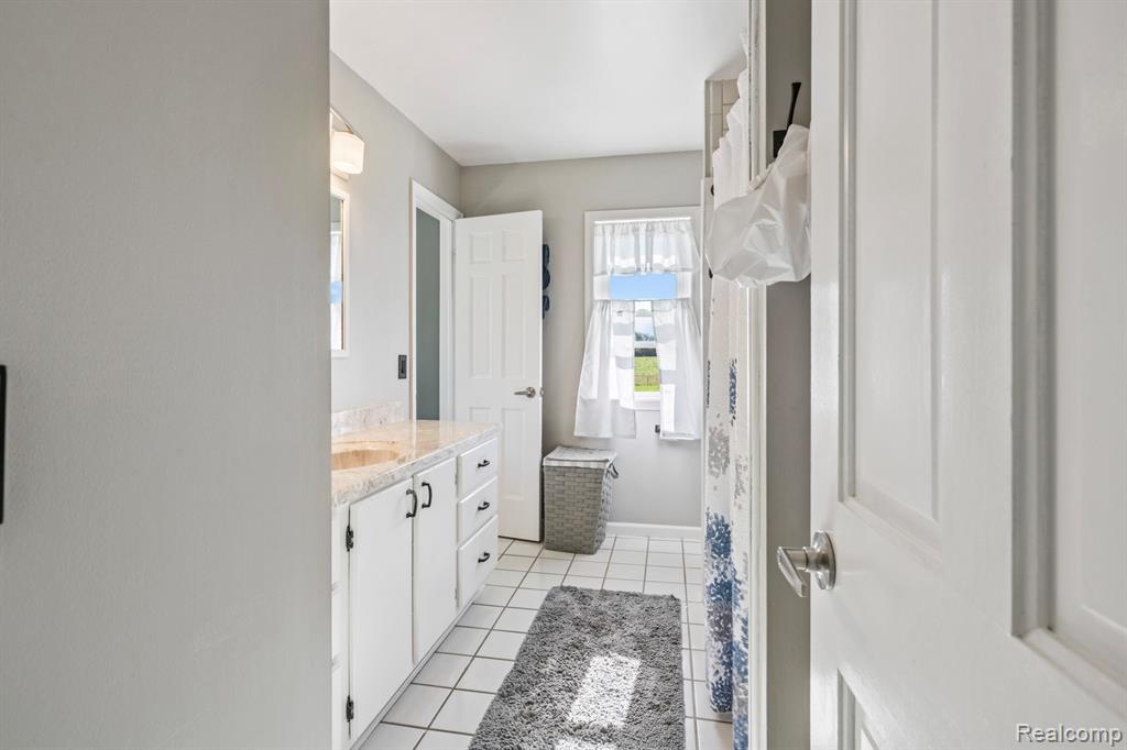 5466 Webster Road, Flint, MI 48504 — Photo 22