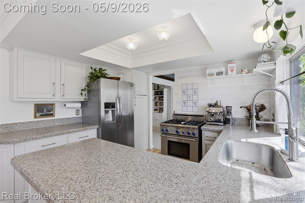 5037 Bantry Drive, West Bloomfield, MI — Photo 15