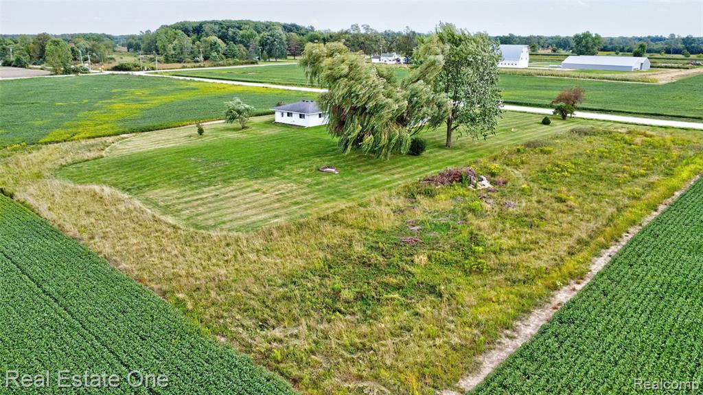9772 Crawford Road, Columbus, MI — Photo 32