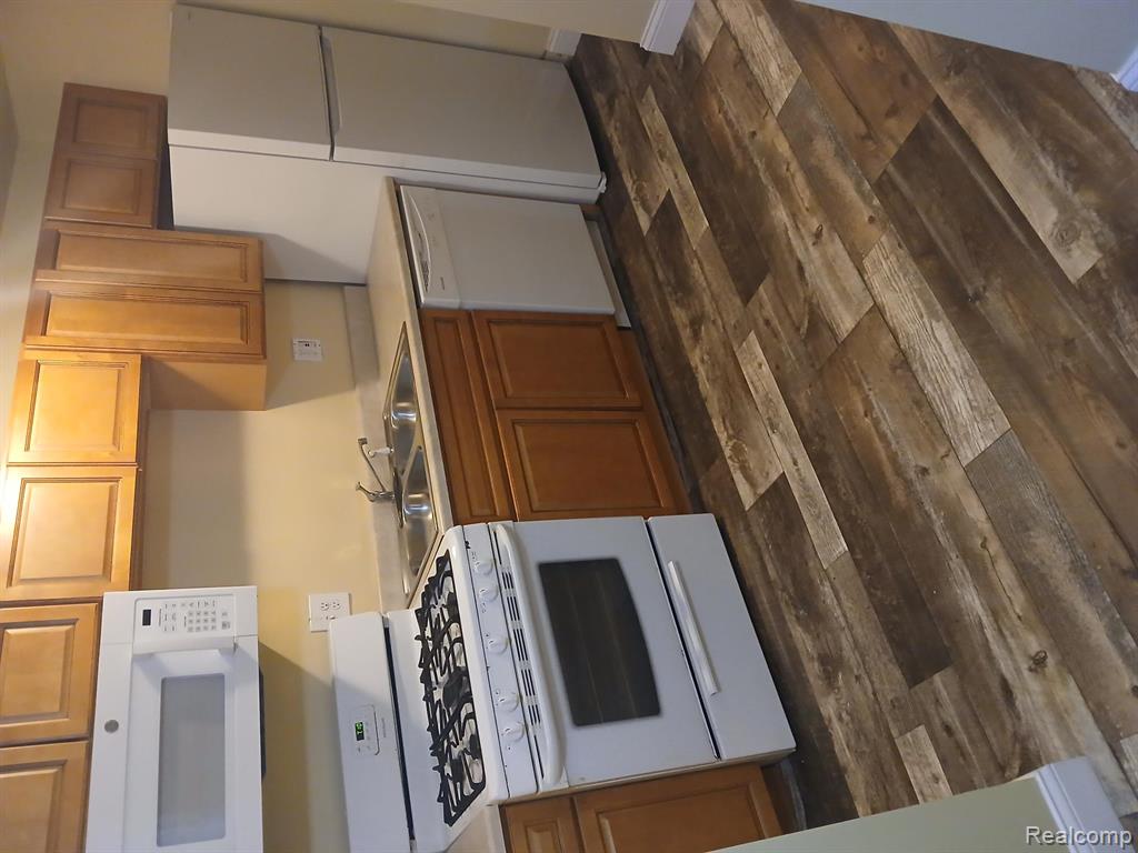 71 E GREAT LAKES Street, River Rouge, MI 48218 — Photo 15