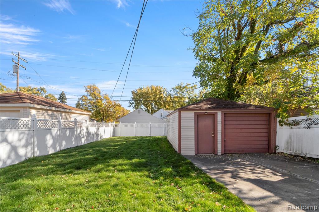 4915 Raymond Avenue, Dearborn Heights, MI 48125 — Photo 23