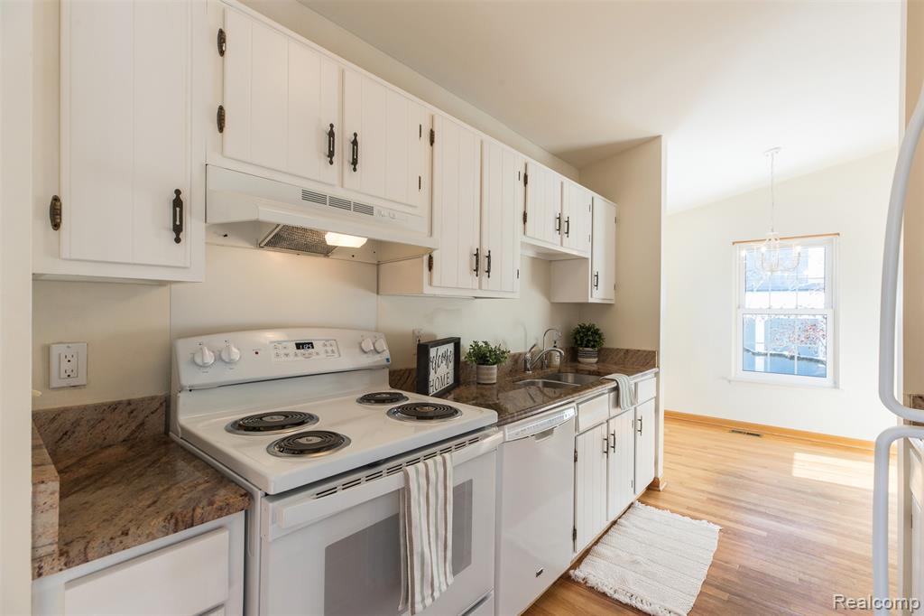 20940 E Glen Haven Circle, 46, Northville, MI 48167 — Photo 6