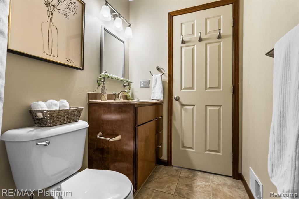 3388 Hogback Road, Fowlerville, MI 48836 — Photo 16