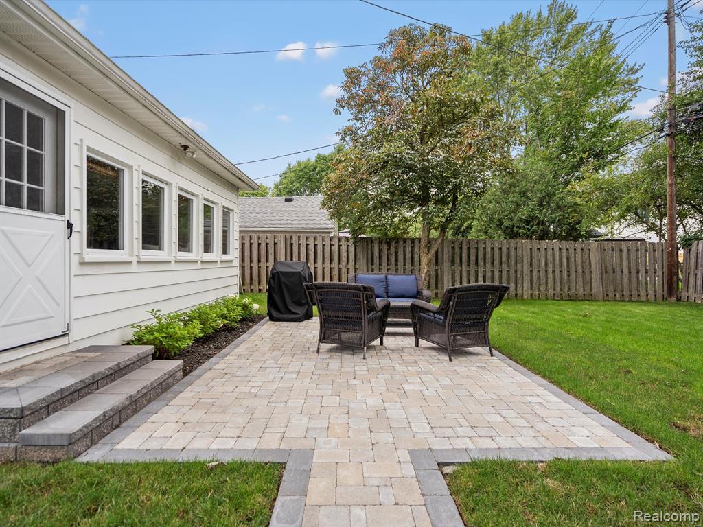 4420 SAMOSET Road, Royal Oak, MI 48073 — Photo 38