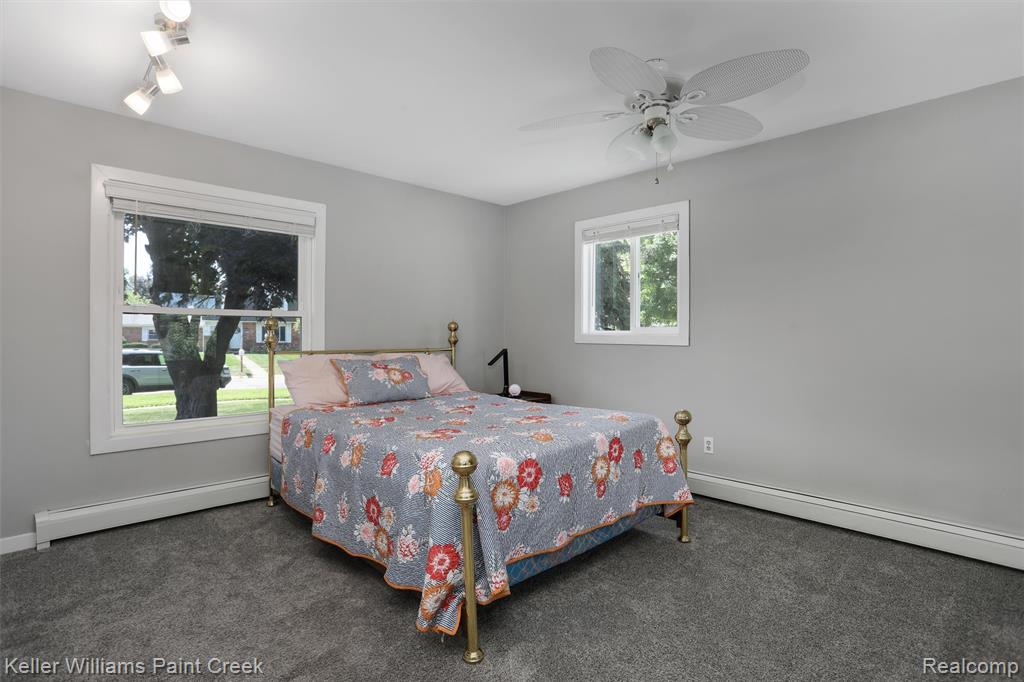 5842 Pleasant Drive, Waterford, MI 48329 — Photo 16