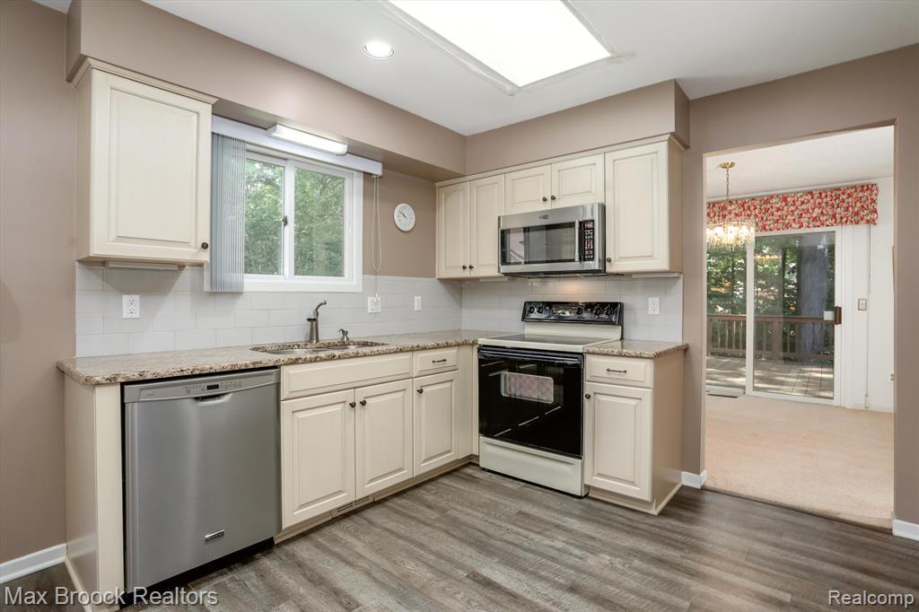 6257 GATEWOOD, West Bloomfield, MI — Photo 10