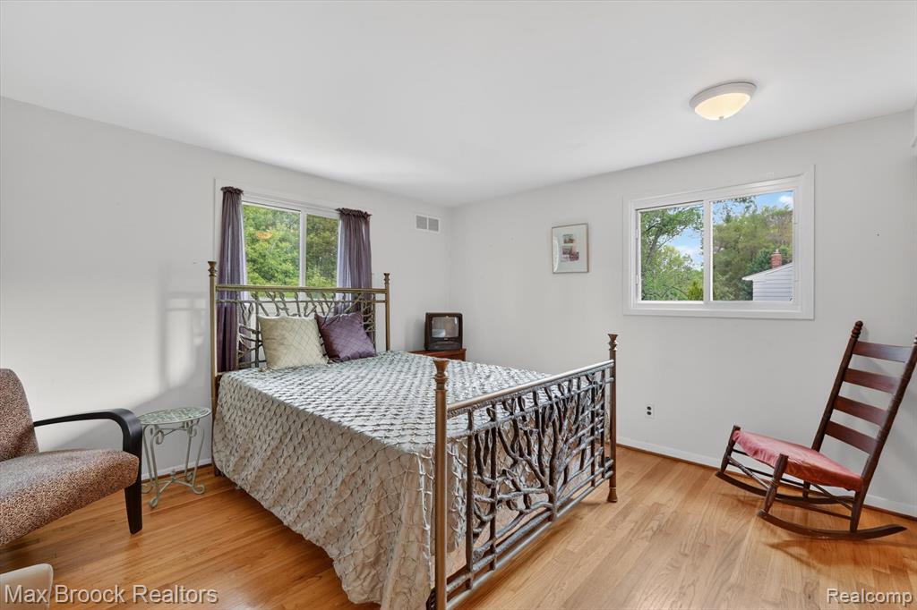 7456 Glengrove Drive, Bloomfield Hills, MI 48301 — Photo 31