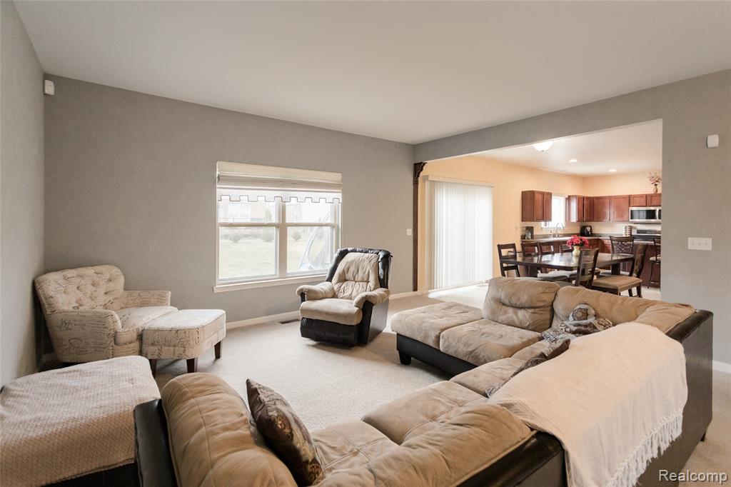661 Lemay, Detroit, MI 48214 — Photo 5