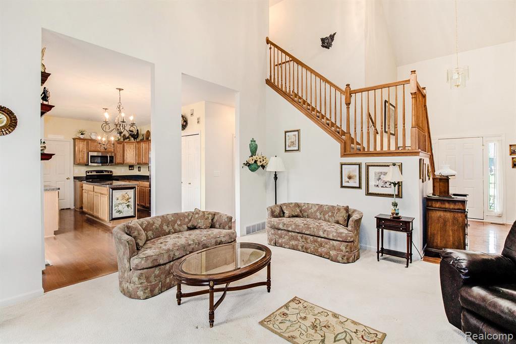8342 Meadow Creek Drive, Goodrich Vlg, MI — Photo 2