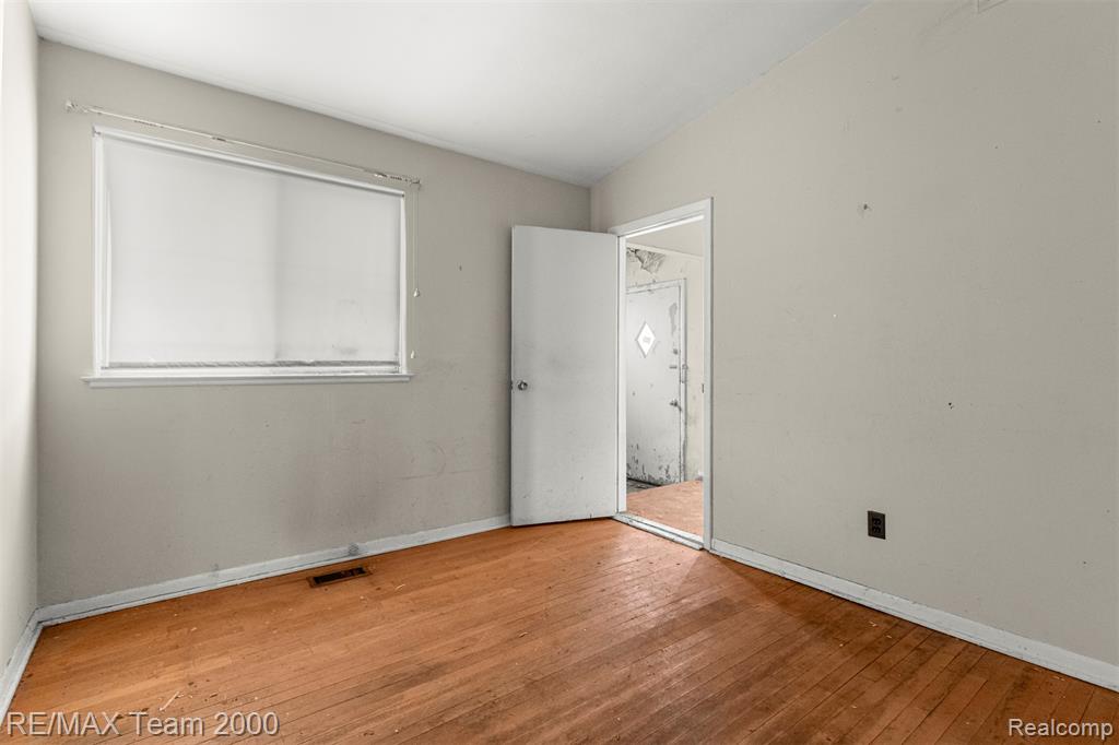 15211 Joan Street, Oak Park, MI 48237 — Photo 16