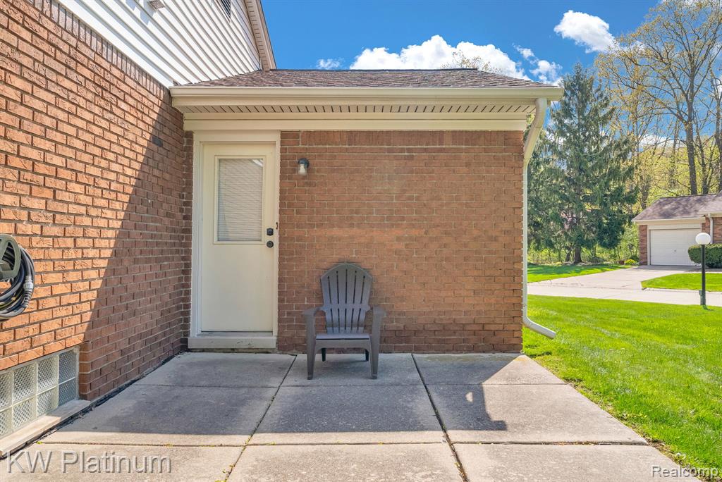 38215 Maple Forest Boulevard E, Harrison Township, MI — Photo 39