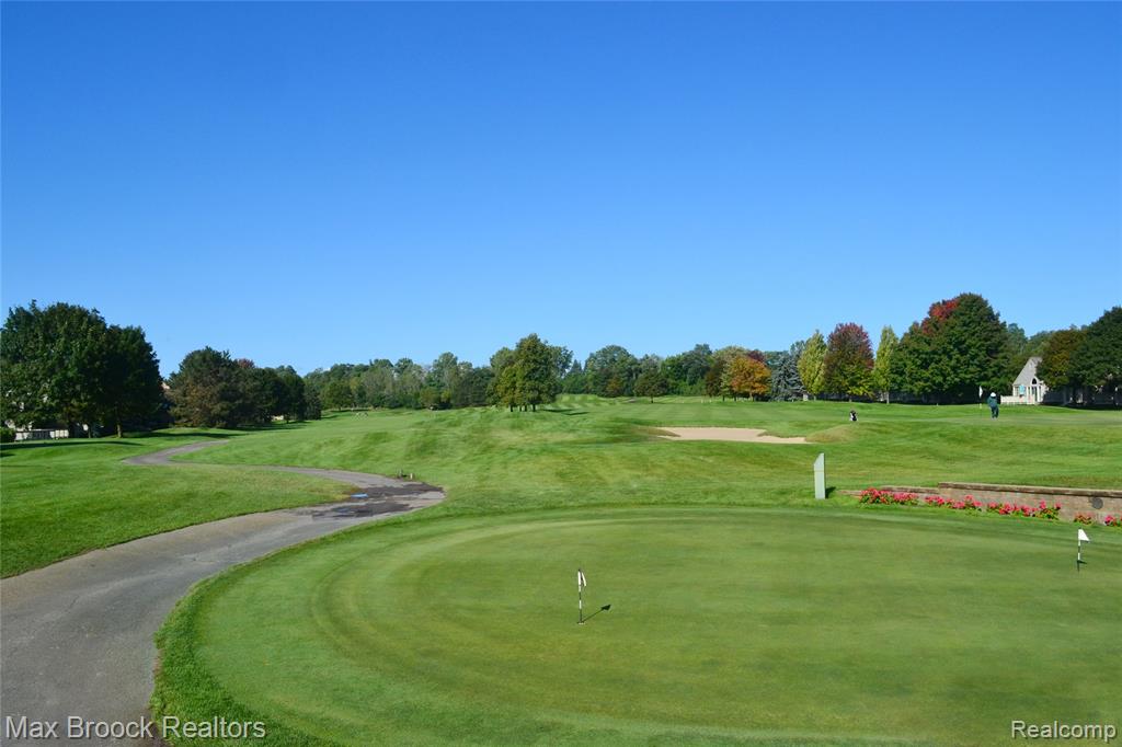 911 Tartan Trail, Bloomfield Hills, MI 48304 — Photo 41