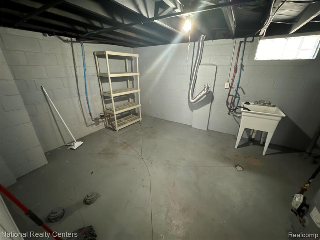 8709 Toepfer Road, Warren, MI 48089 — Photo 15