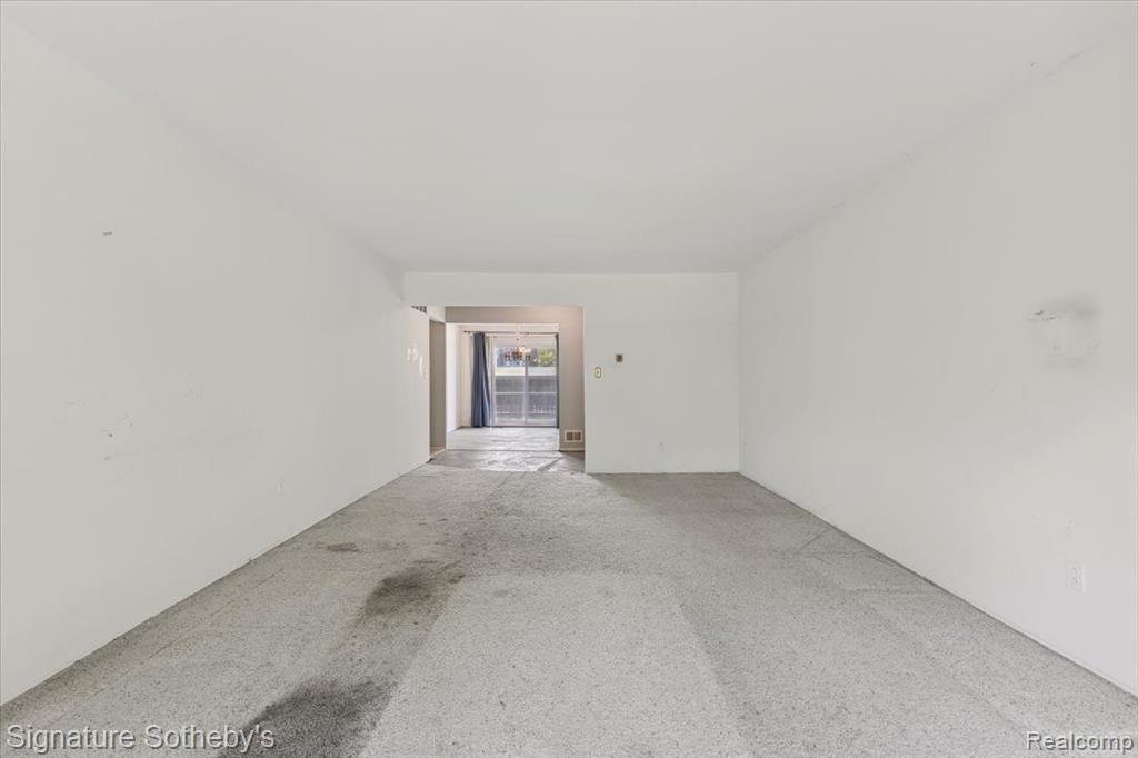 27671 W Echo Valley, Farmington Hills, MI 48334 — Photo 6