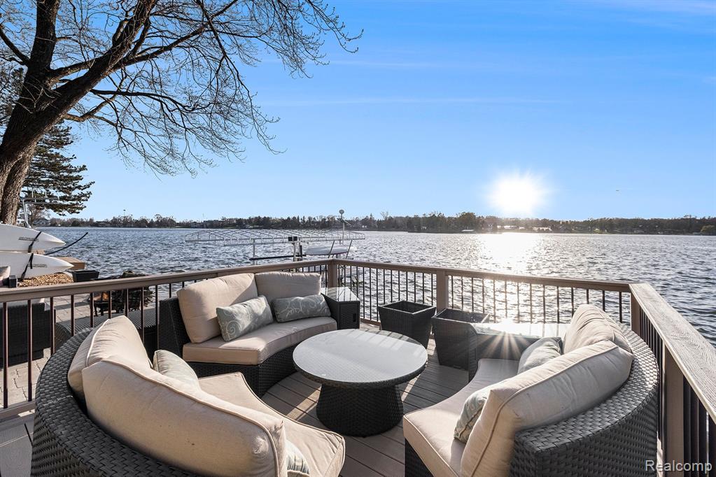 8460 WOODLAND SHORE Drive, Brighton, MI 48114 — Photo 5