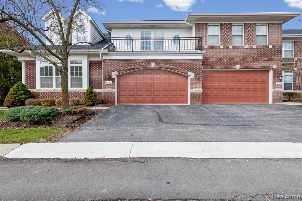 4392 Gateway Circle, West Bloomfield, MI — Photo 2