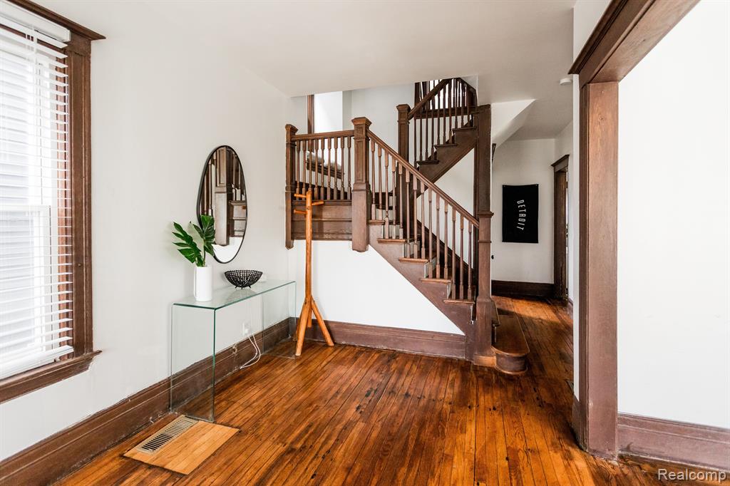 2505 BALDWIN Street, Detroit, MI 48214 — Photo 5