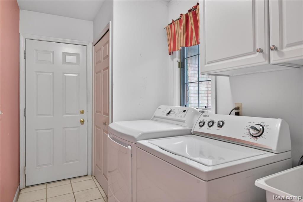 42689 Jason Court, 107, Sterling Heights, MI 48313 — Photo 21