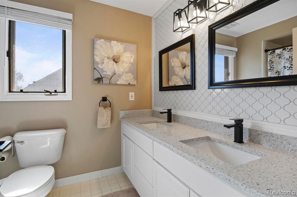 8978 WOODLORE SOUTH Drive, Plymouth, MI 48170 — Photo 18