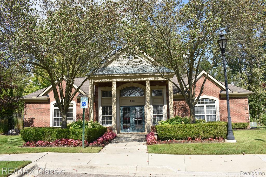 417 Old Pine Way Drive, Walled Lake, MI 48390 — Photo 31