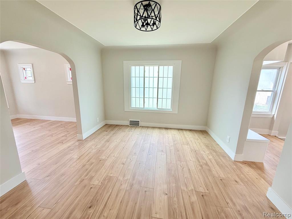 23027 Tuscany Avenue, Eastpointe, MI 48021 — Photo 10