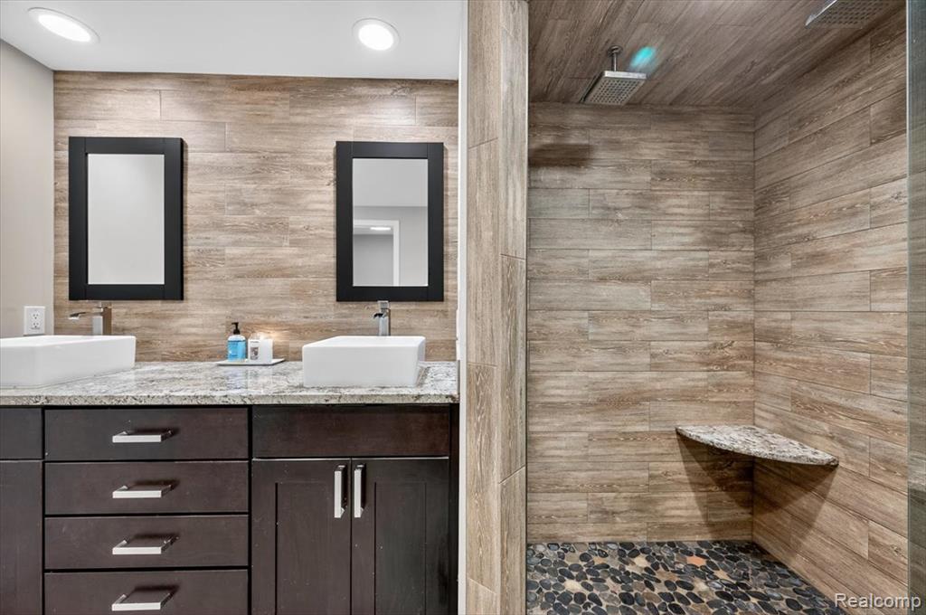 928 Hampstead Lane, Rochester Hills, MI 48309 — Photo 21