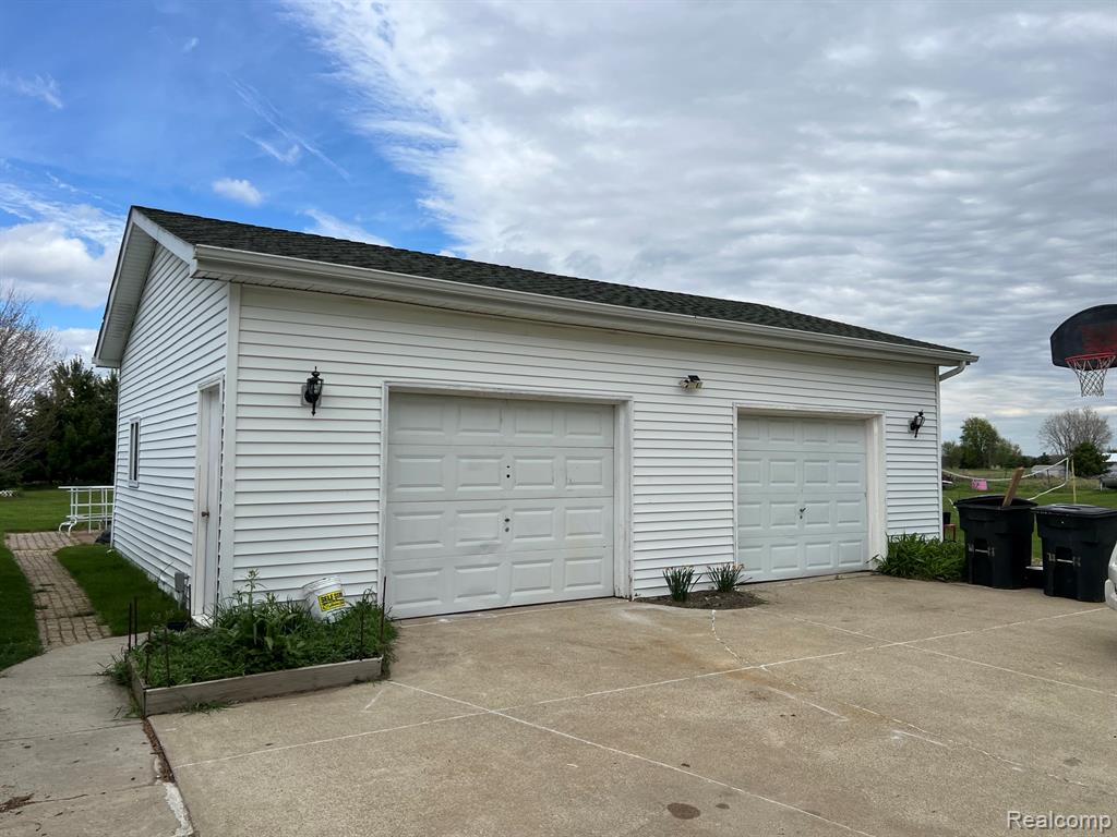 2385 Barnes Road, North Branch, MI 48461 — Photo 4