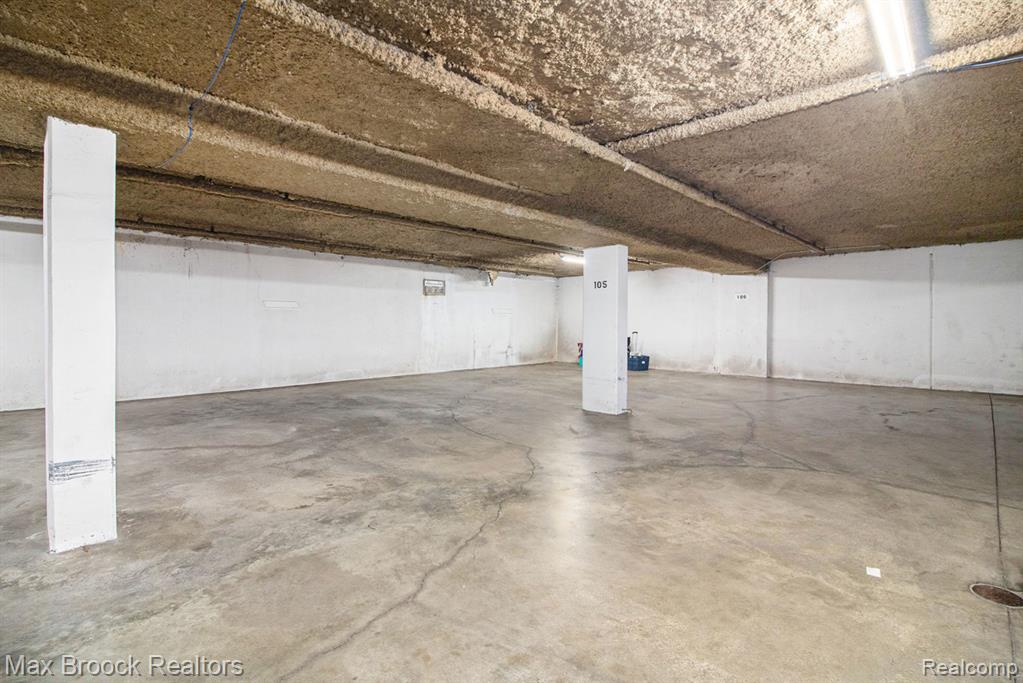 19710 W 13 Mile Road, 105, Beverly Hills, MI 48025 — Photo 18