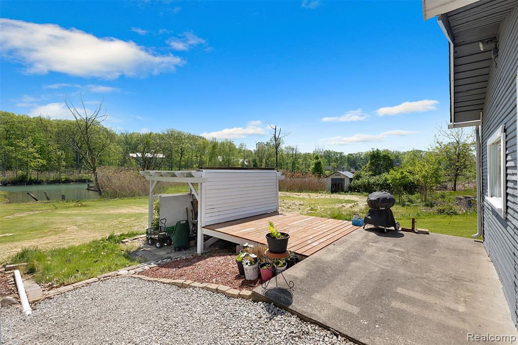 22827 Meridian Road, Grosse Ile, MI 48138 — Photo 14
