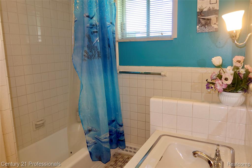 4365 Jo Drive, Saginaw, MI 48601 — Photo 26