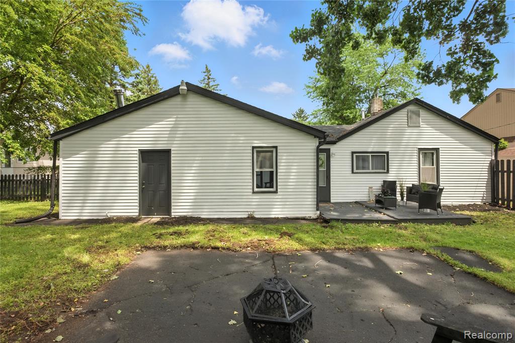 8411 Hugh Street, Westland, MI — Photo 5