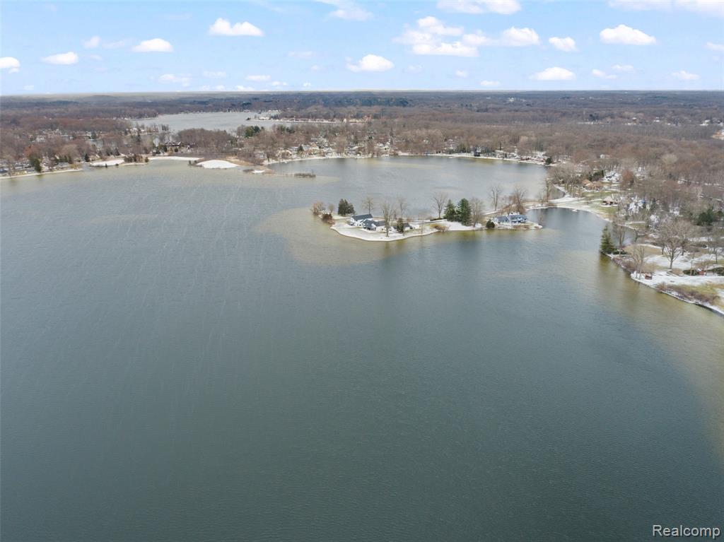 3778 Ponchartrain Drive, Pinckney, MI 48169 — Photo 34