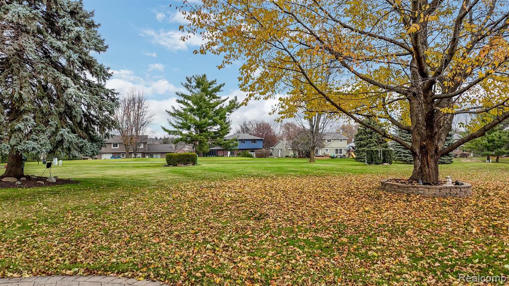 682 Heritage Lane S, Rochester Hills, MI 48309 — Photo 74