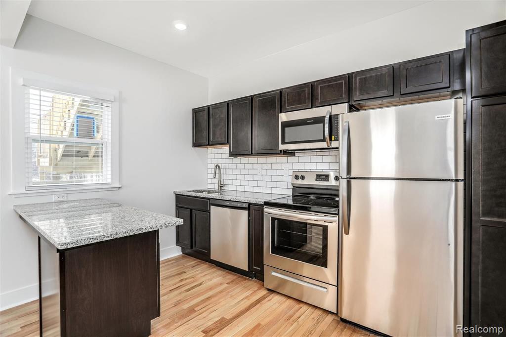 89 W Philadelphia Street - Photo 2