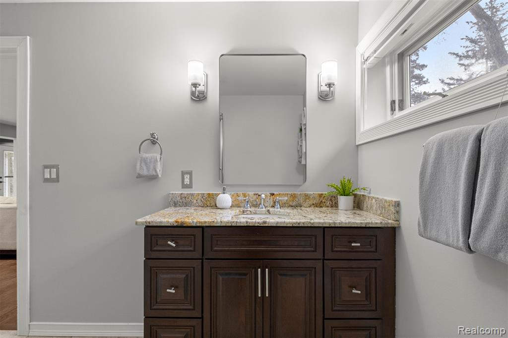 45401 W 9 Mile Road, Novi, MI — Photo 18