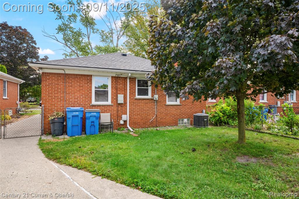 8235 Virgil Street, Dearborn Heights, MI 48127 — Photo 6