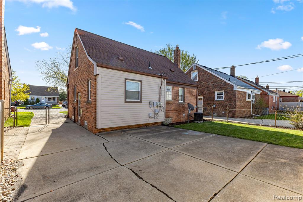 9896 Park Avenue, Allen Park, MI 48101 — Photo 34