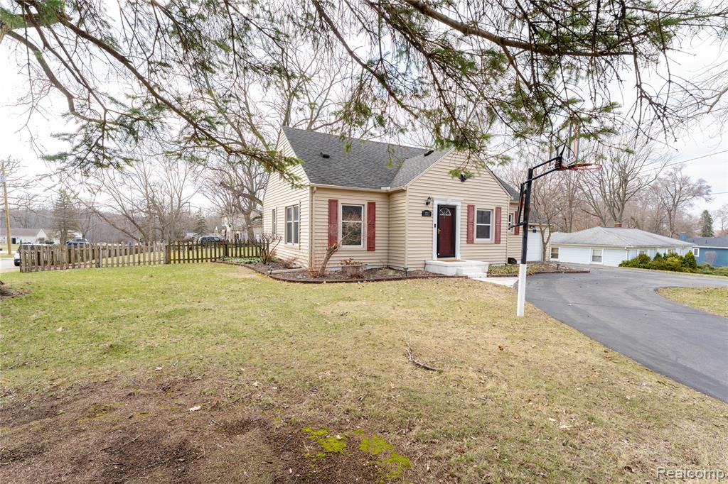 723 Globe Road, Waterford, MI 48328 — Photo 4