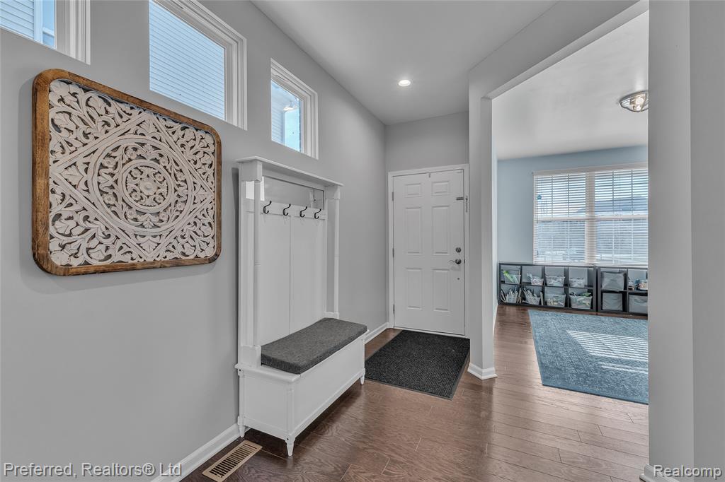 49720 Shoreline Drive, Canton, MI 48187 — Photo 6